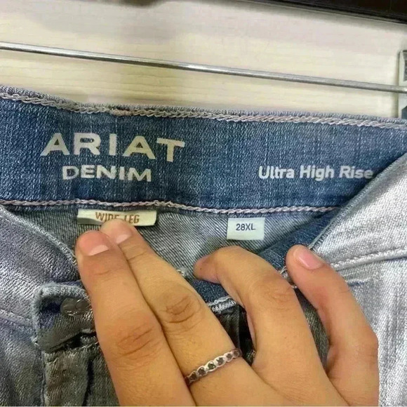 Ariat Women’s Ultra High Rise  Sliver Gloss Jazmine Wide Leg Jean - Picture 13 of 16